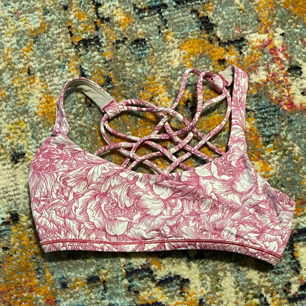 Lululemon sports bra